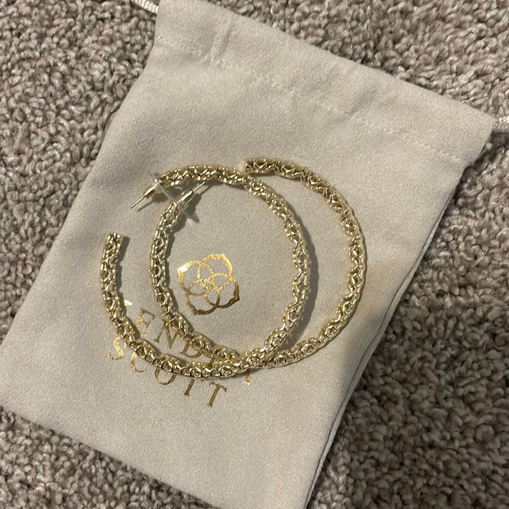 Kendra Scott large Maggie hoops